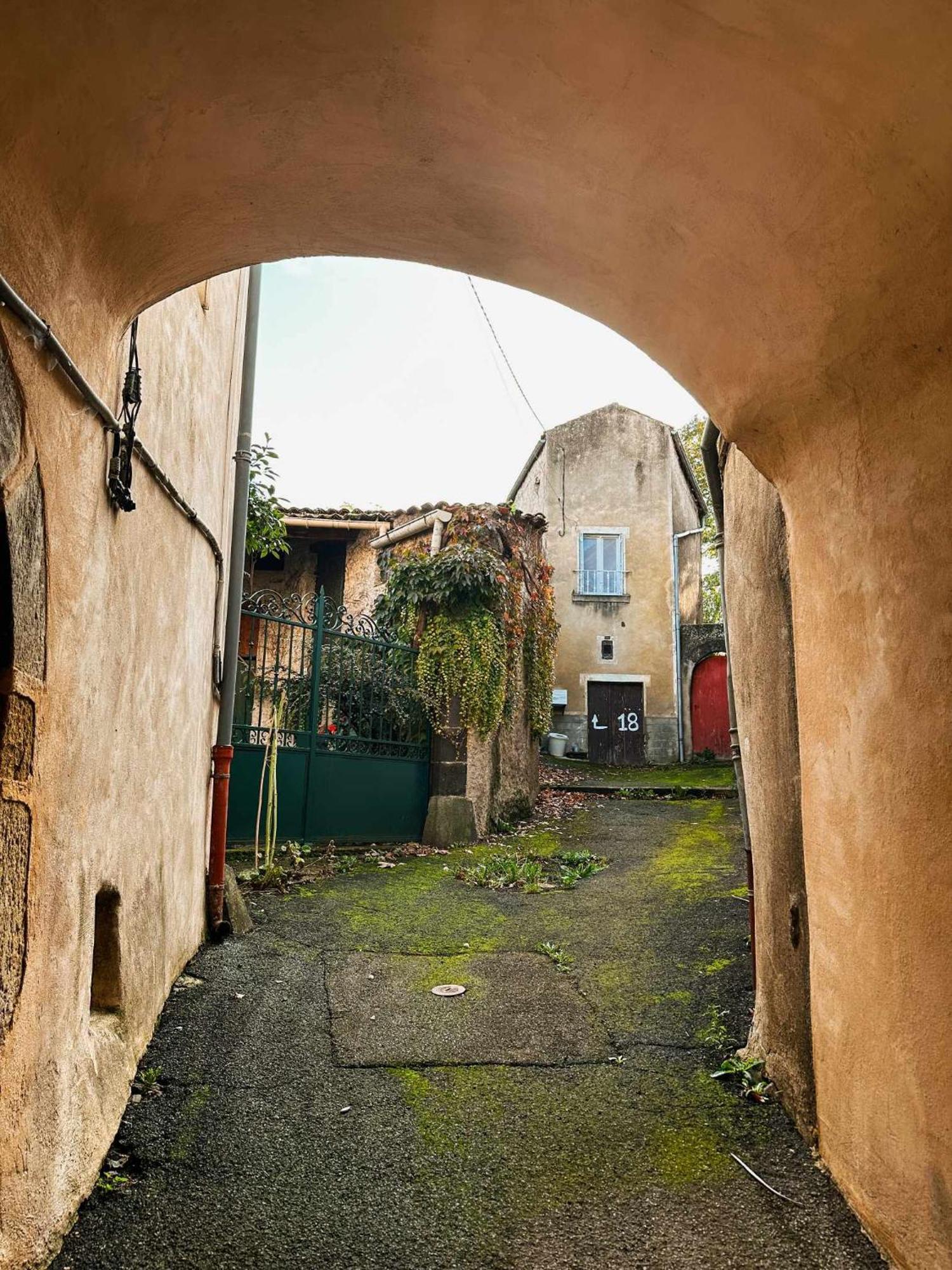 Nid Sous Le Volcan Saint-Sandoux Exterior foto